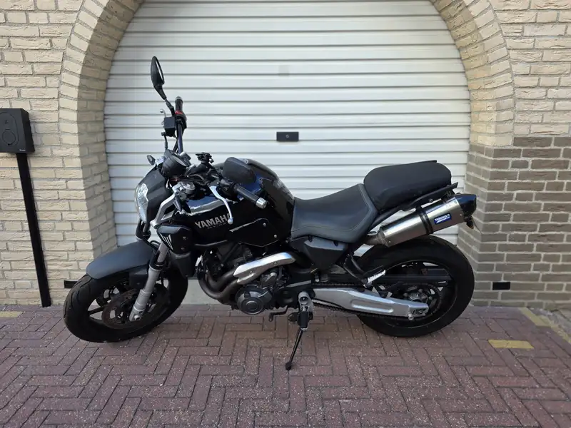 Yamaha MT-03 - foto 2