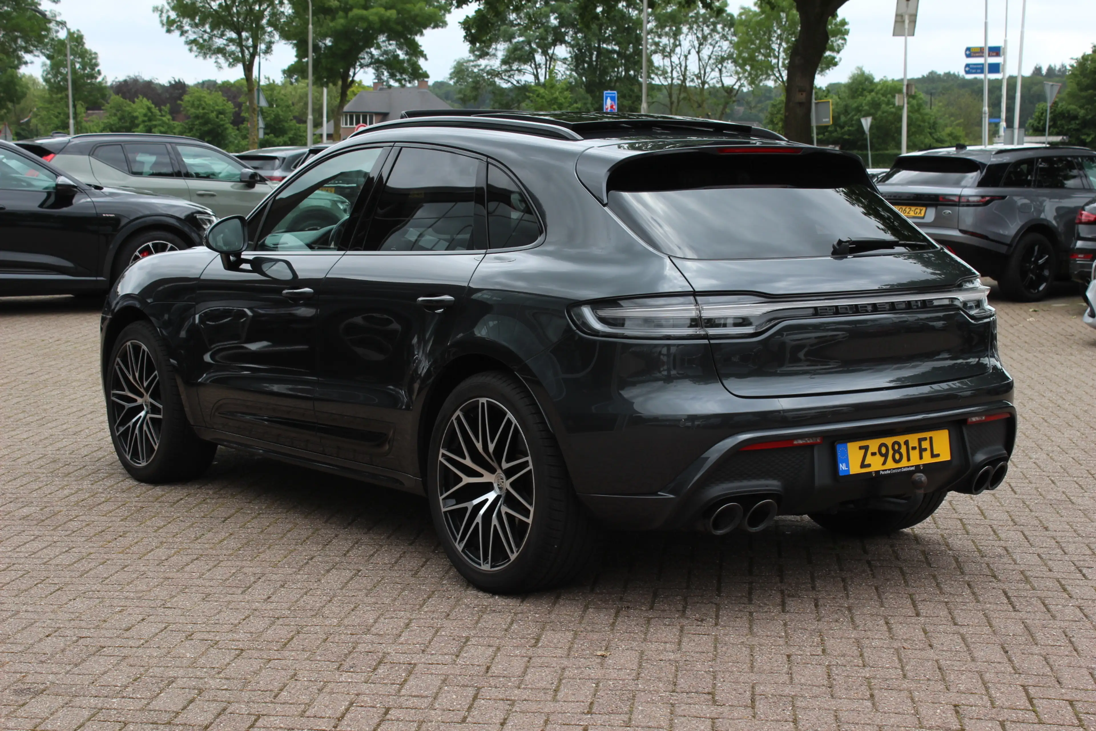 Porsche Macan 2.0 T / Trekhaak / Panoramadak / Camera / Luchtver — photo 3