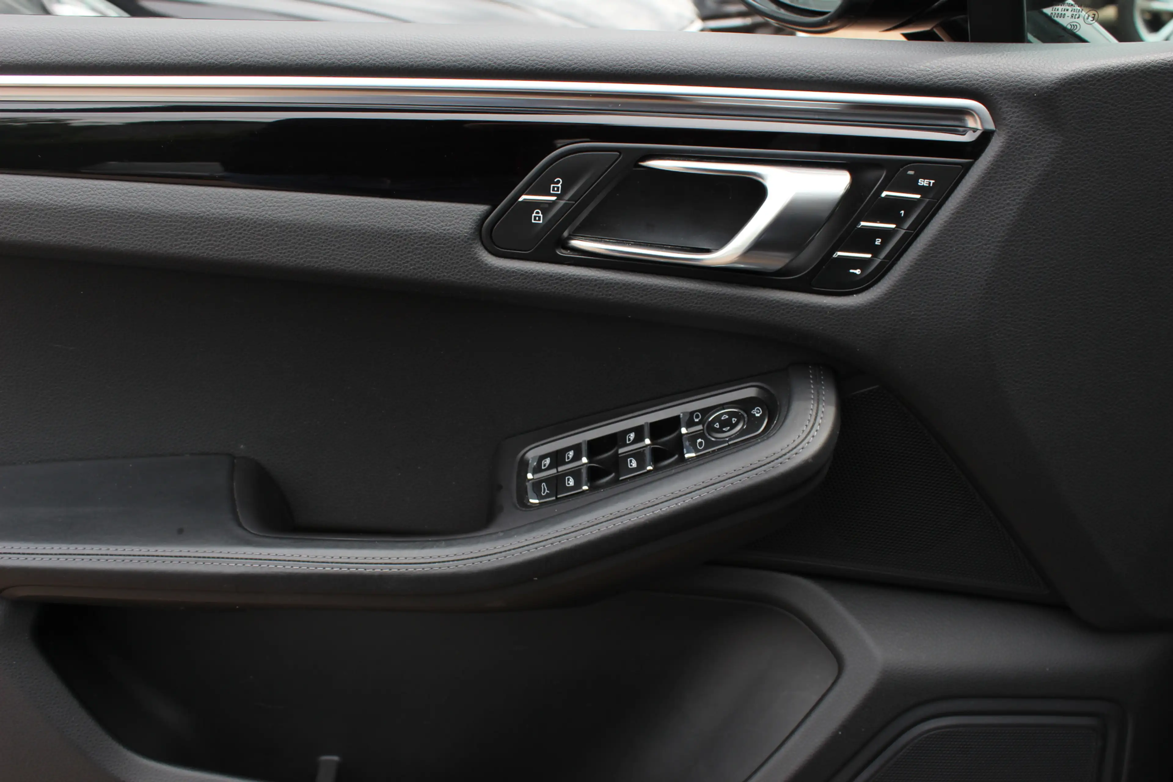 Porsche Macan 2.0 T / Trekhaak / Panoramadak / Camera / Luchtver — photo 34