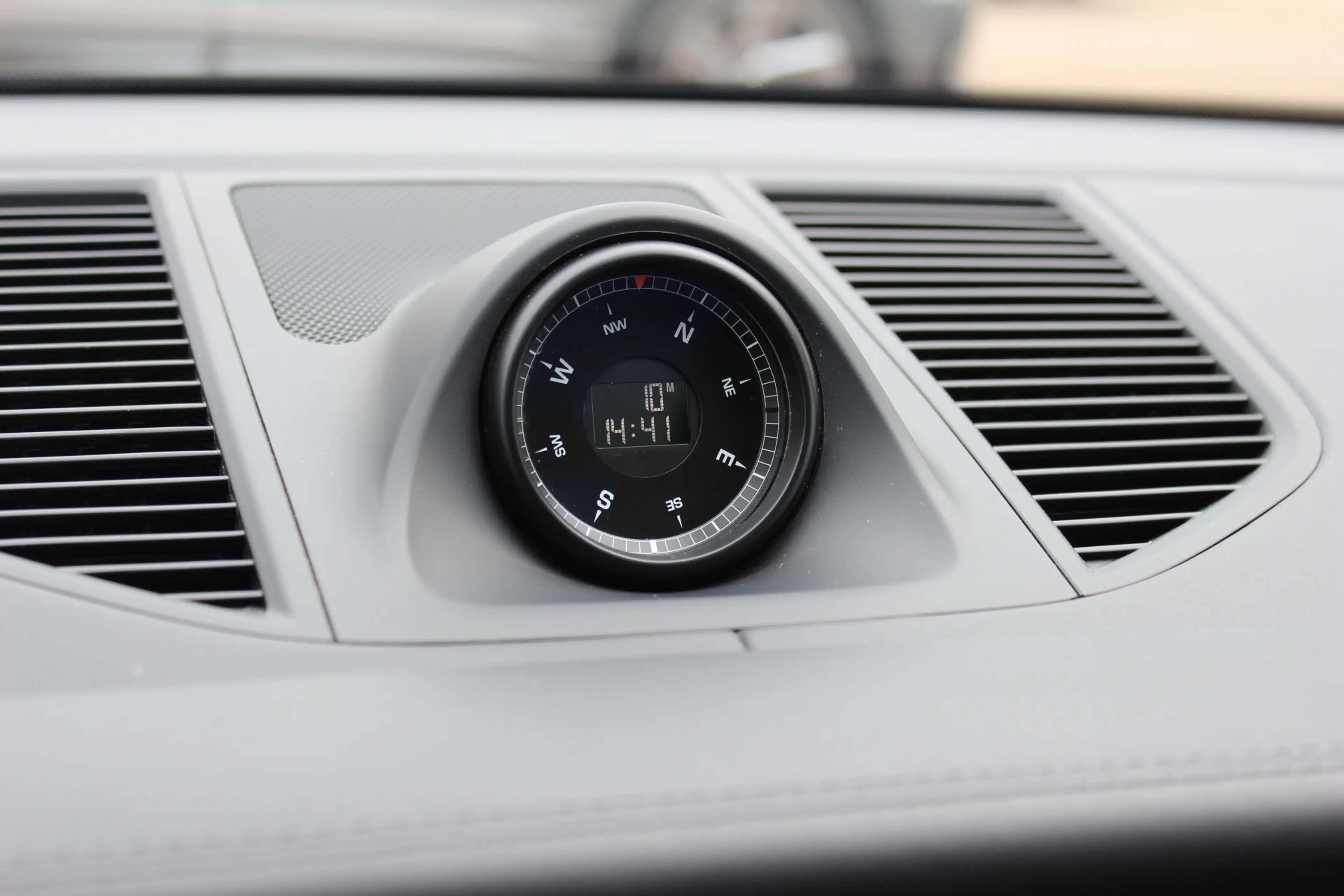 Porsche Macan 2.0 T / Trekhaak / Panoramadak / Camera / Luchtver — photo 31