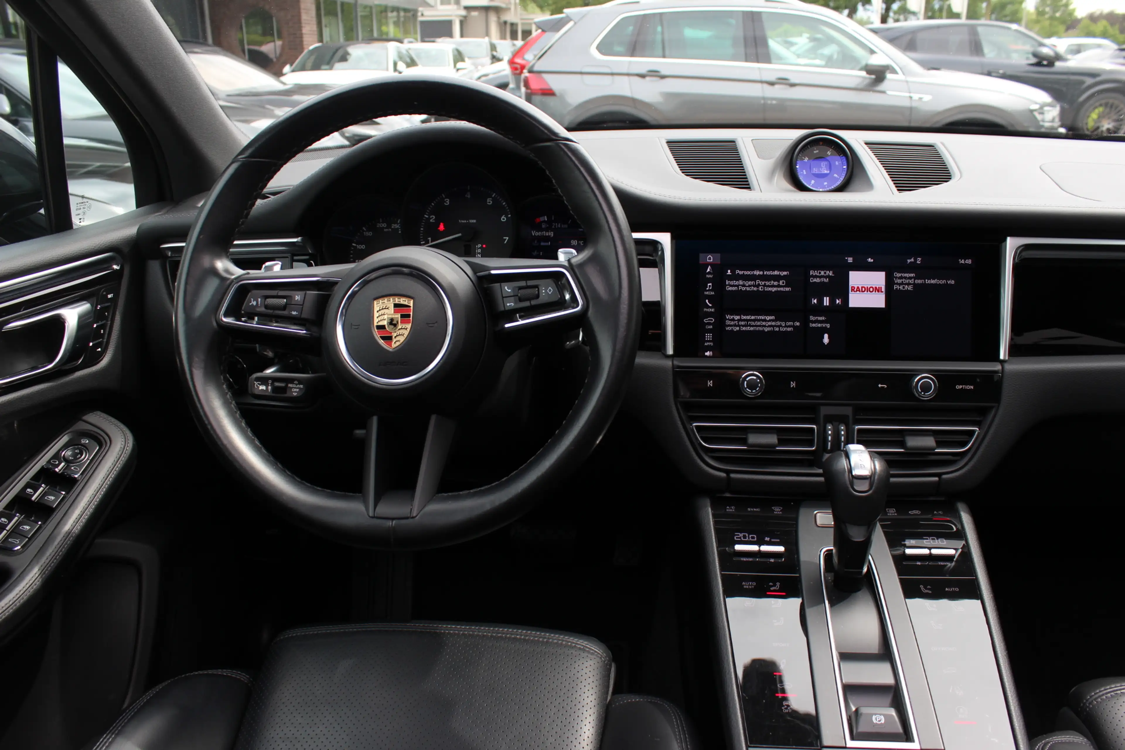 Porsche Macan 2.0 T / Trekhaak / Panoramadak / Camera / Luchtver — photo 9