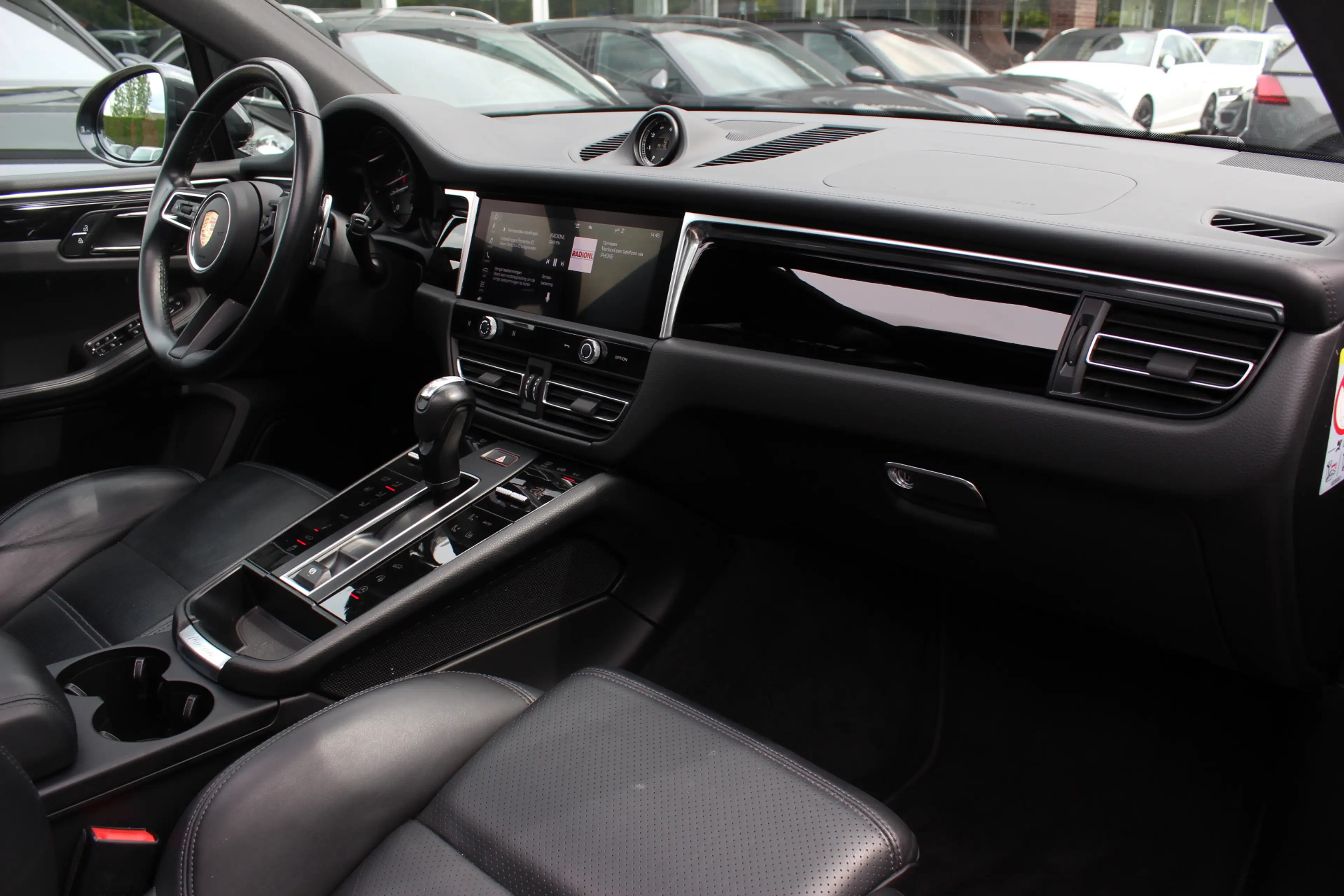 Porsche Macan 2.0 T / Trekhaak / Panoramadak / Camera / Luchtver — photo 13