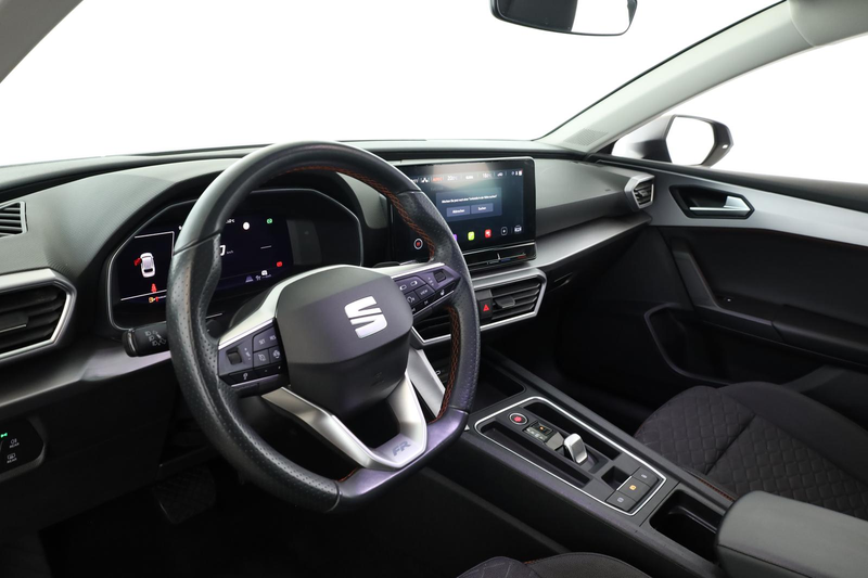 SEAT Leon Sportstourer 2.0 TDI DSG FR LED Nav Key Kam — photo 12