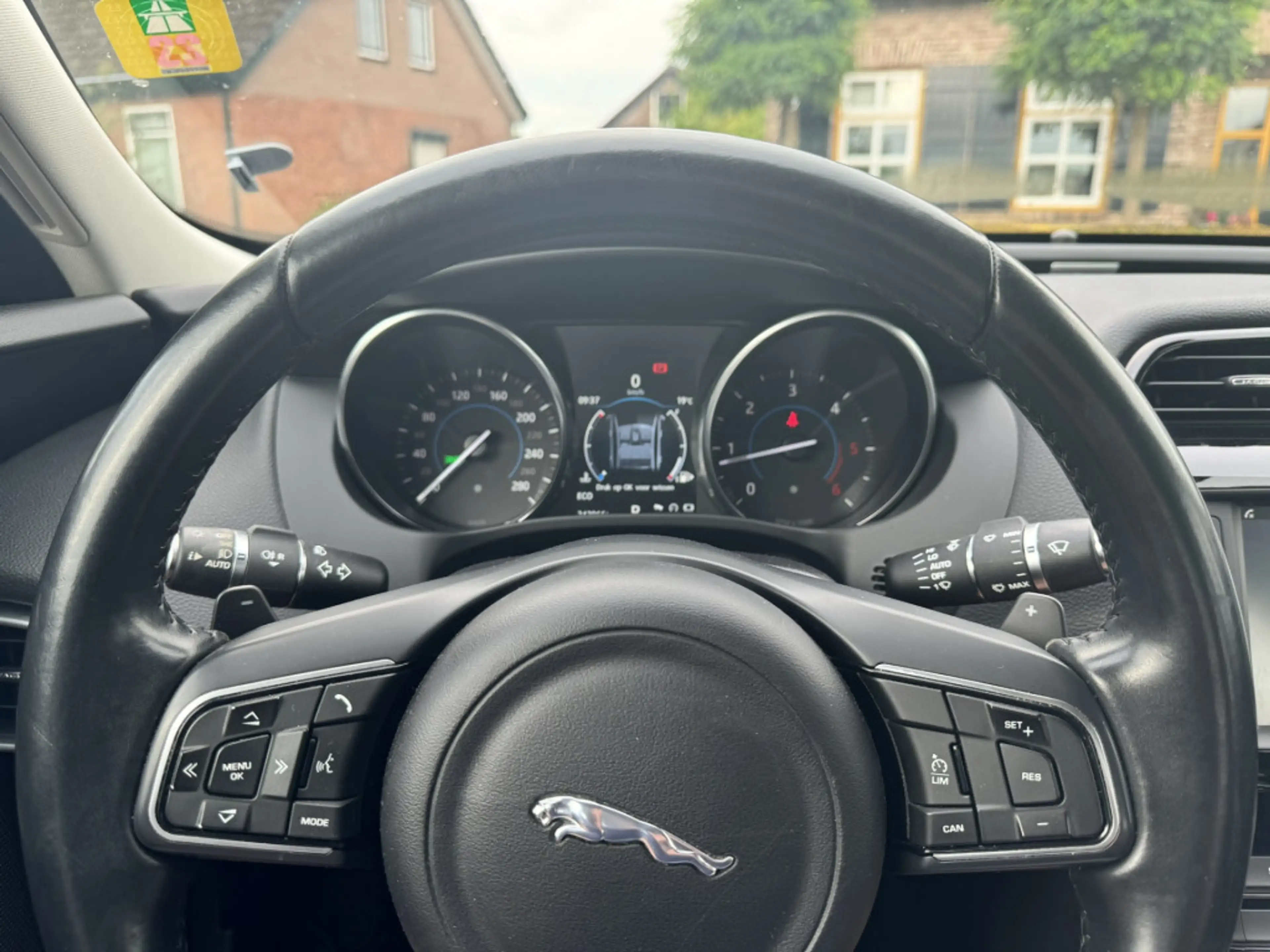 Jaguar XE 2.0 D Pure Automaat | Clima | Navi | Camera |  - G — photo 8