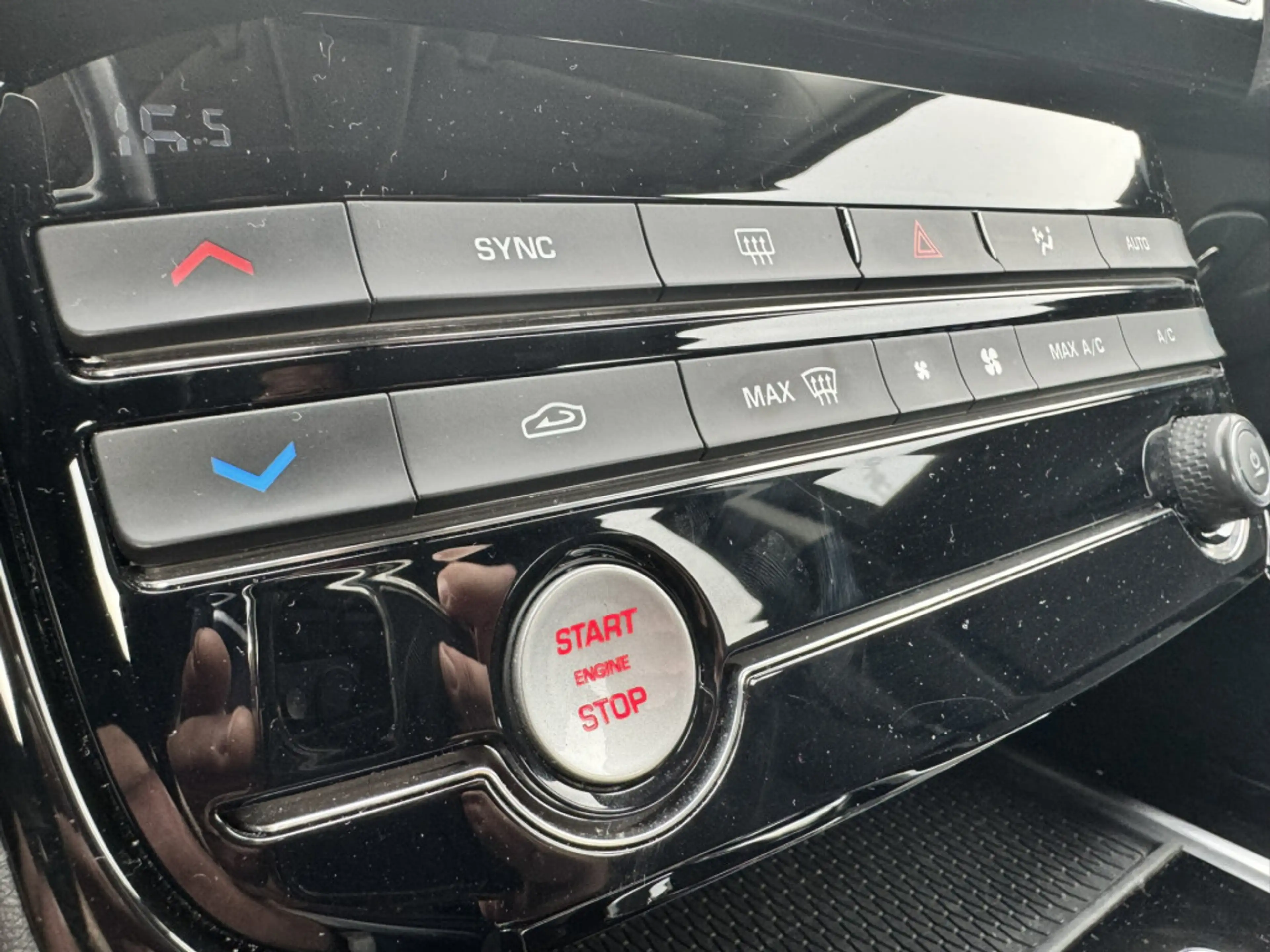 Jaguar XE 2.0 D Pure Automaat | Clima | Navi | Camera |  - G — photo 12