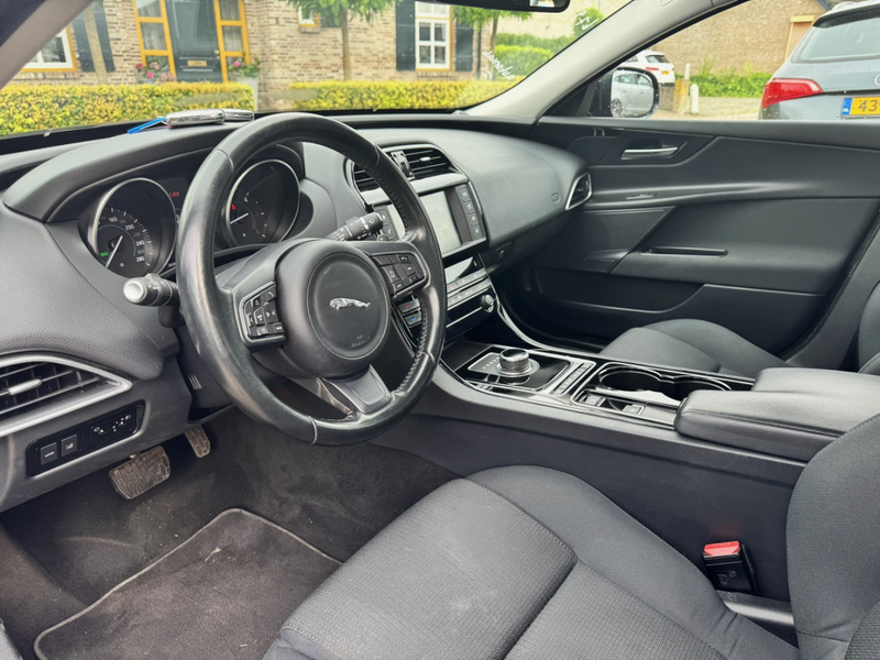 Jaguar XE 2.0 D Pure Automaat | Clima | Navi | Camera |  - G — photo 6