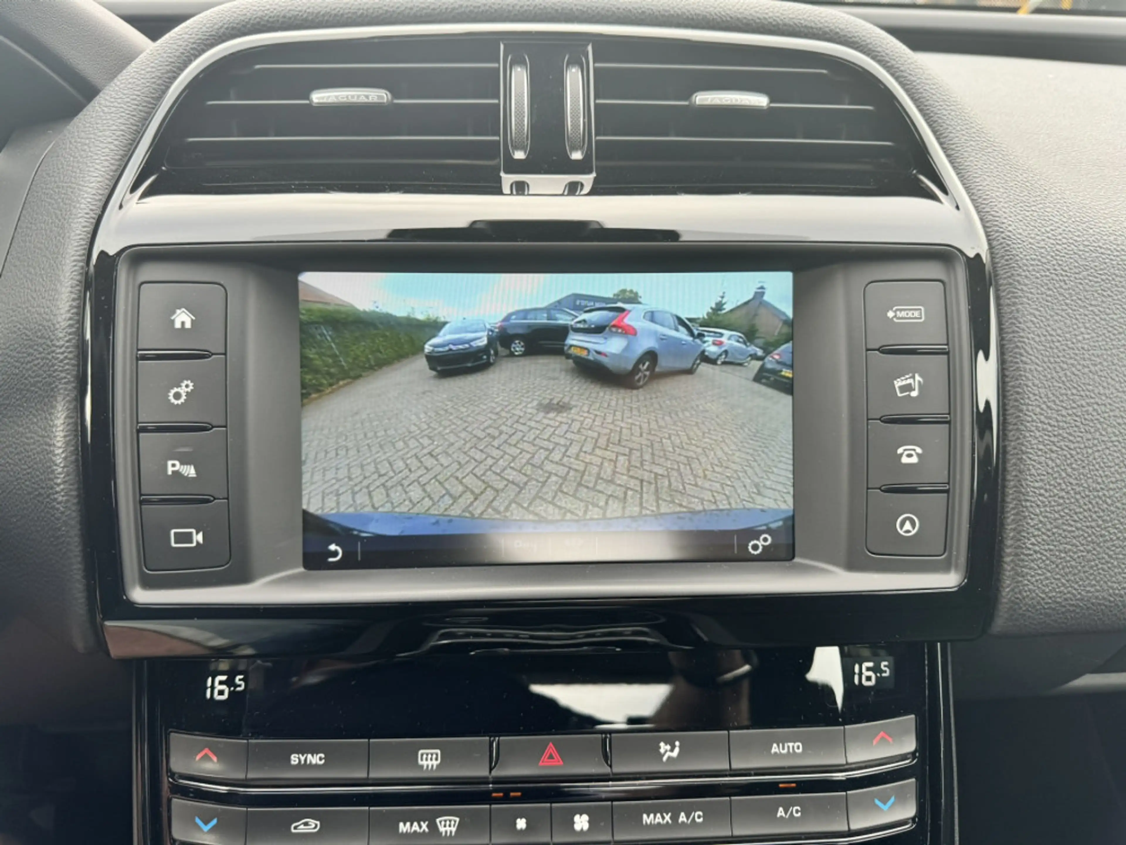 Jaguar XE 2.0 D Pure Automaat | Clima | Navi | Camera |  - G — photo 11
