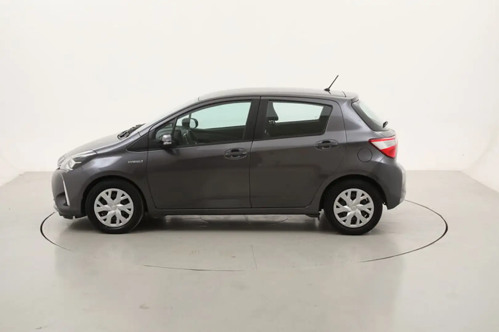 Toyota Yaris Hybrid Business 1.5 Full Hybrid 101CV Gris - 2