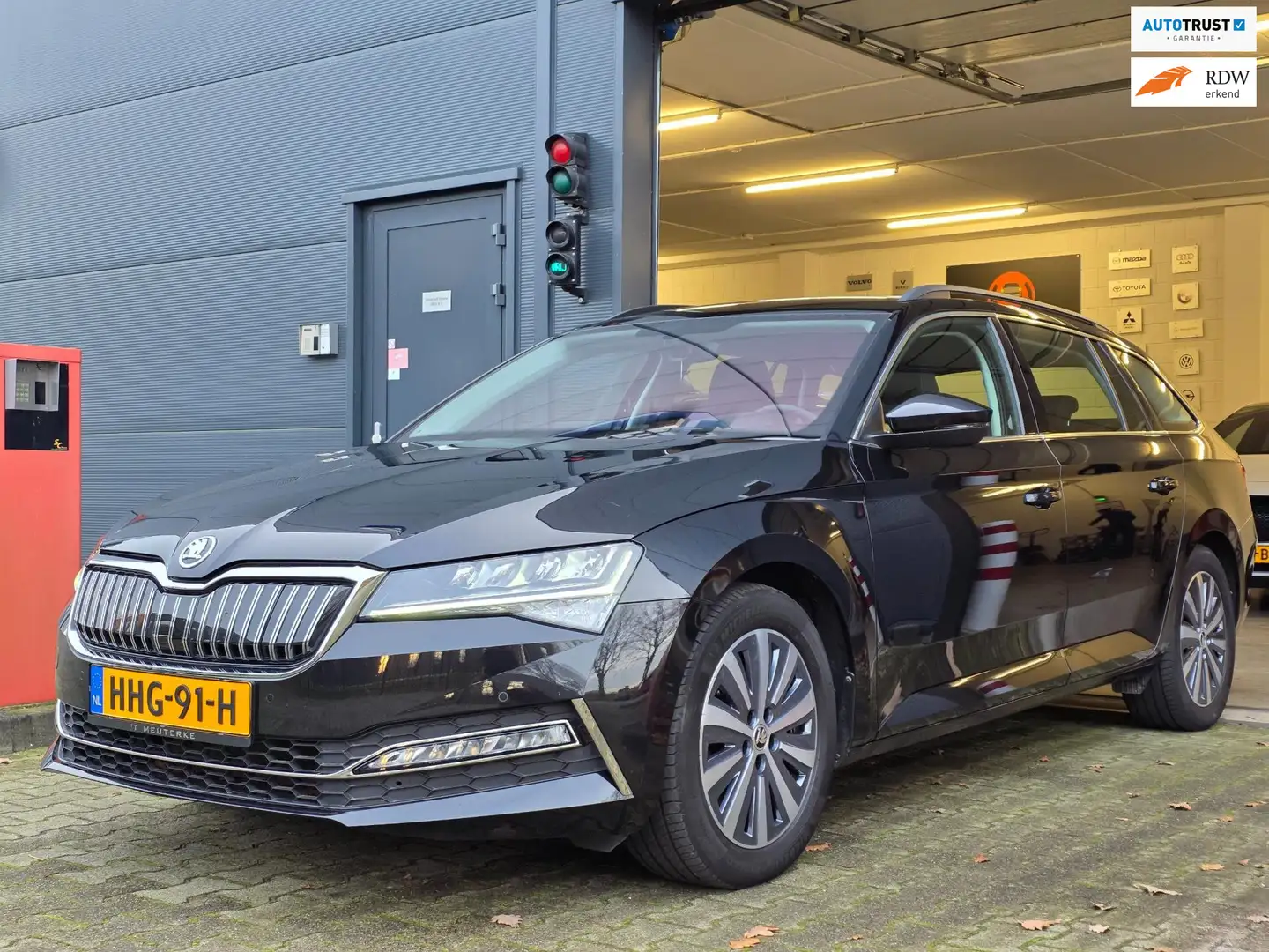Skoda Superb Combi 1.4 TSI iV Business Edition Plus / STANDKACH Schwarz - 1