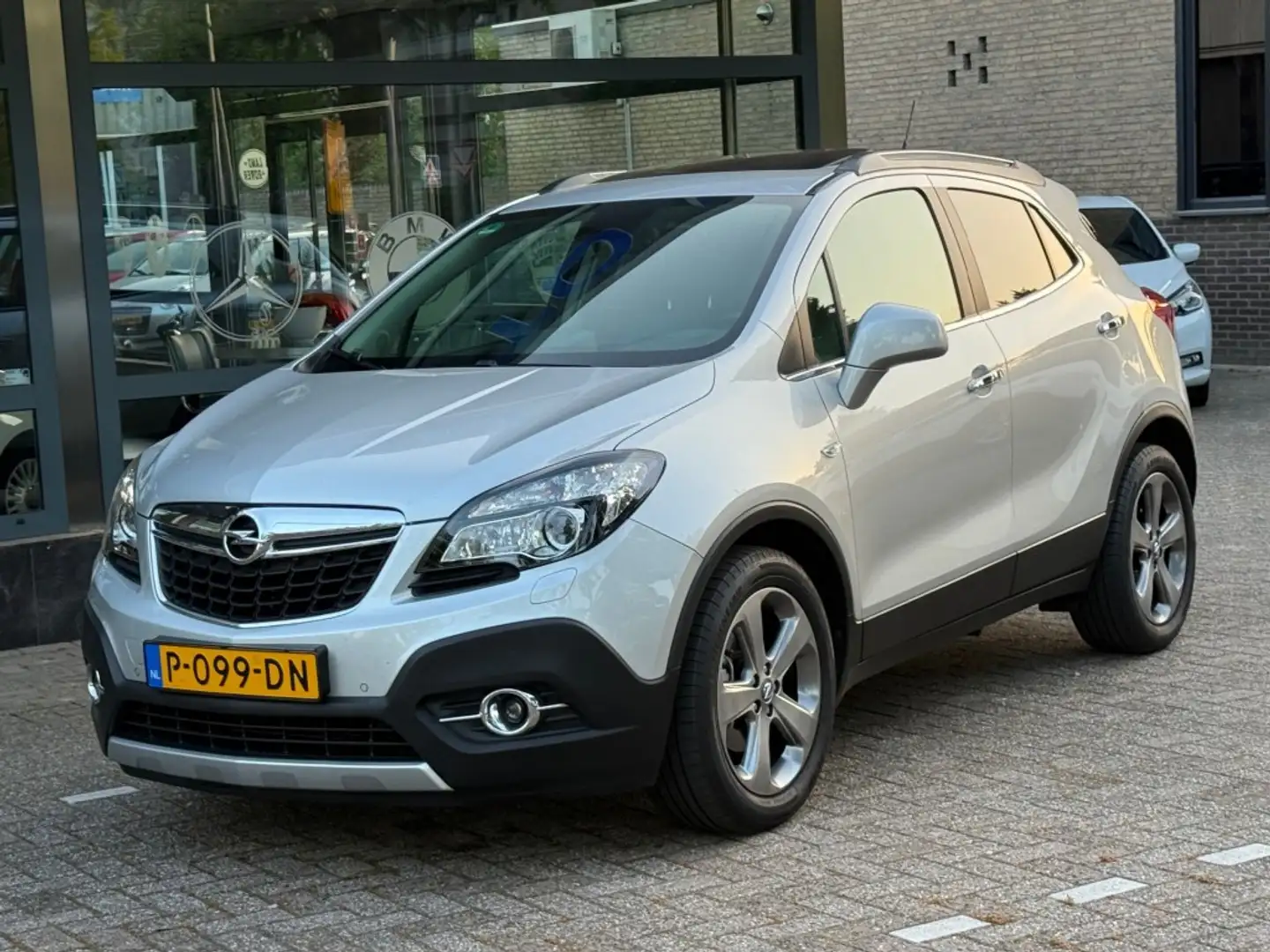 Opel Mokka 1.4 T Cosmo 4X4 Schuifdak Leder Navi Camera Xenon Grijs - 2
