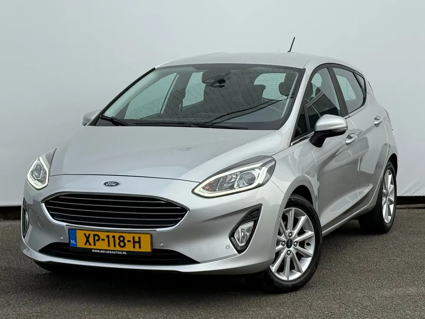Ford Fiesta 1.0 EcoBoost Titanium Sportvelgen | Parkeersensore Grau - 2