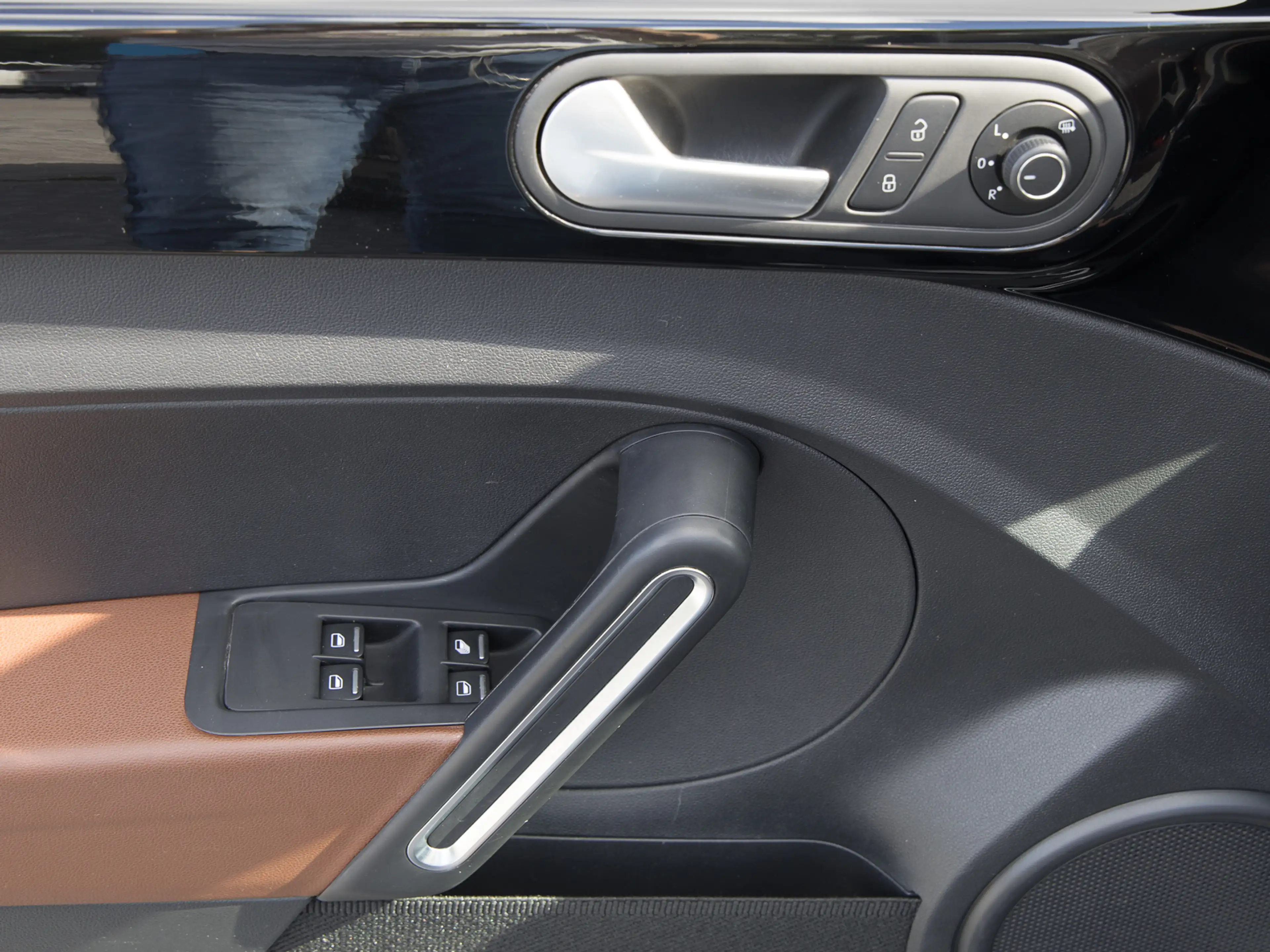 Volkswagen Beetle Cabriolet 1.4 TSI ALLSTAR NAVI XENON REARVIEW 18LM — photo 9