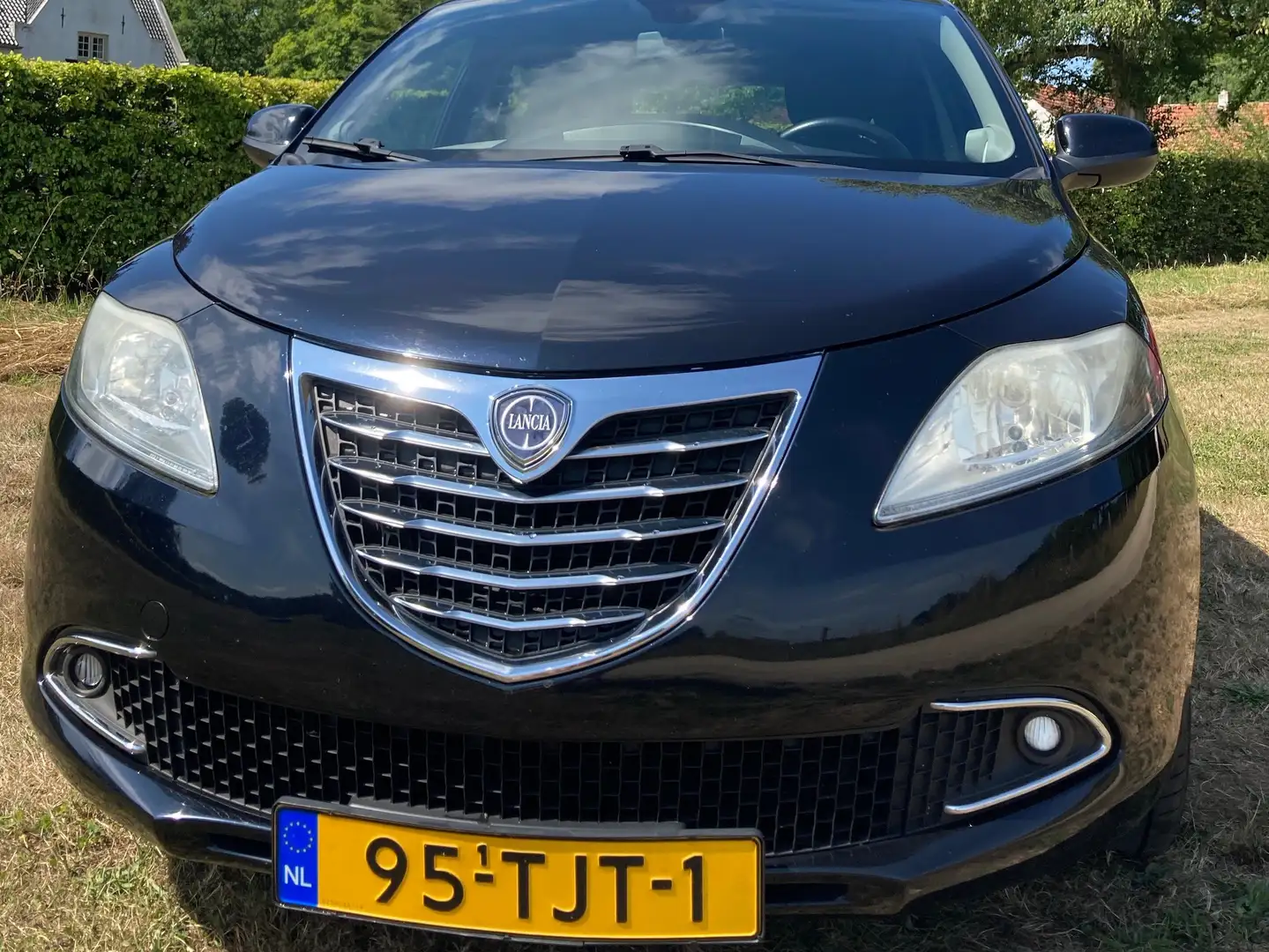Lancia Ypsilon Ypsilon 0.9 TwinAir Platinum Zwart - 2