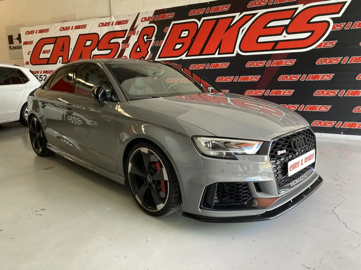 Audi RS3 Sedán TFSI quattro S tronic 294kW Gris - 1