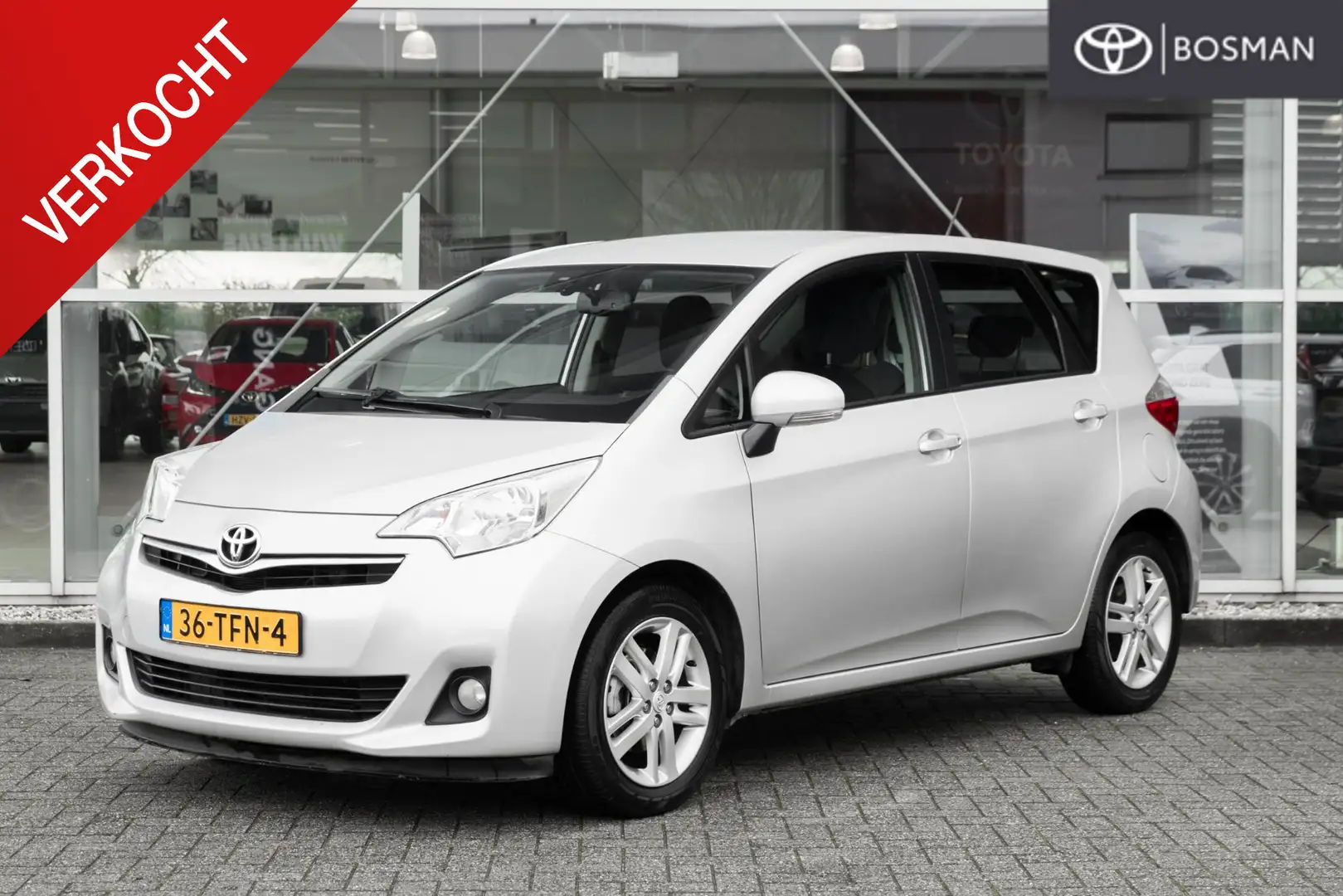 Toyota Verso-S 1.3 VVT-i Dynamic Grijs - 1