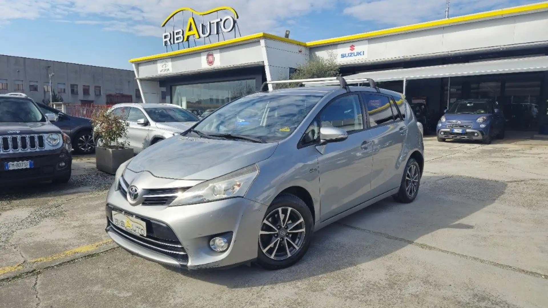 Toyota Verso 2.0 D Active 7 posti Grigio - 1