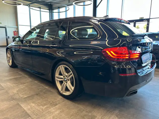 BMW 5 Series view 25