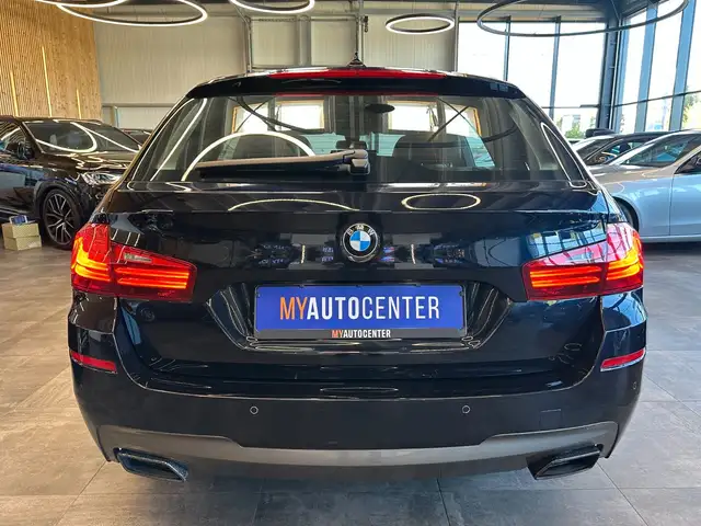 BMW 5 Series view 26