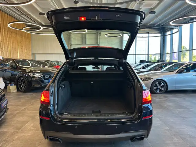 BMW 5 Series view 29