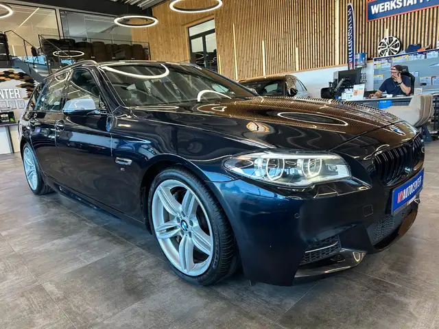 BMW 5 Series view 18