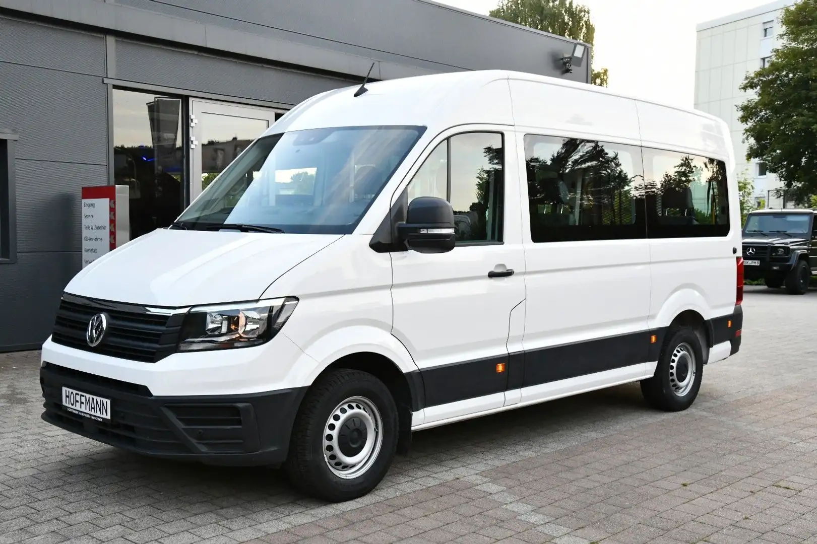 Volkswagen Crafter Bus/Kombi 35 FWD L2H2 Behindertengerecht Weiß - 2