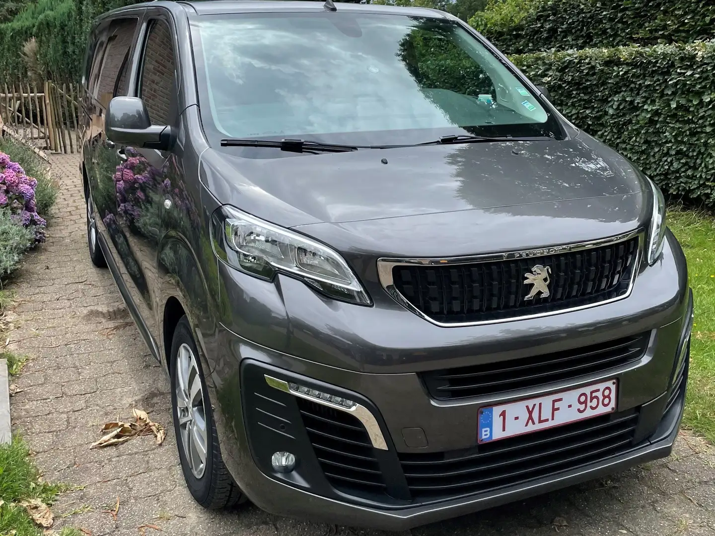 Peugeot Expert Expert L3H1 EAT8 Premium Grijs - 2
