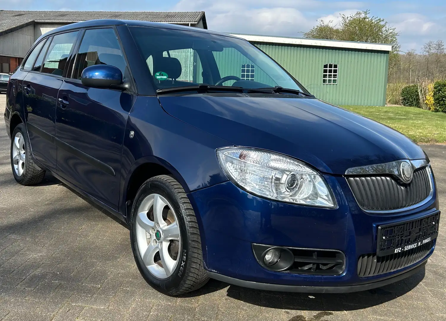 Skoda Fabia 1.6 16V Combi STYLE Edition Blauw - 2