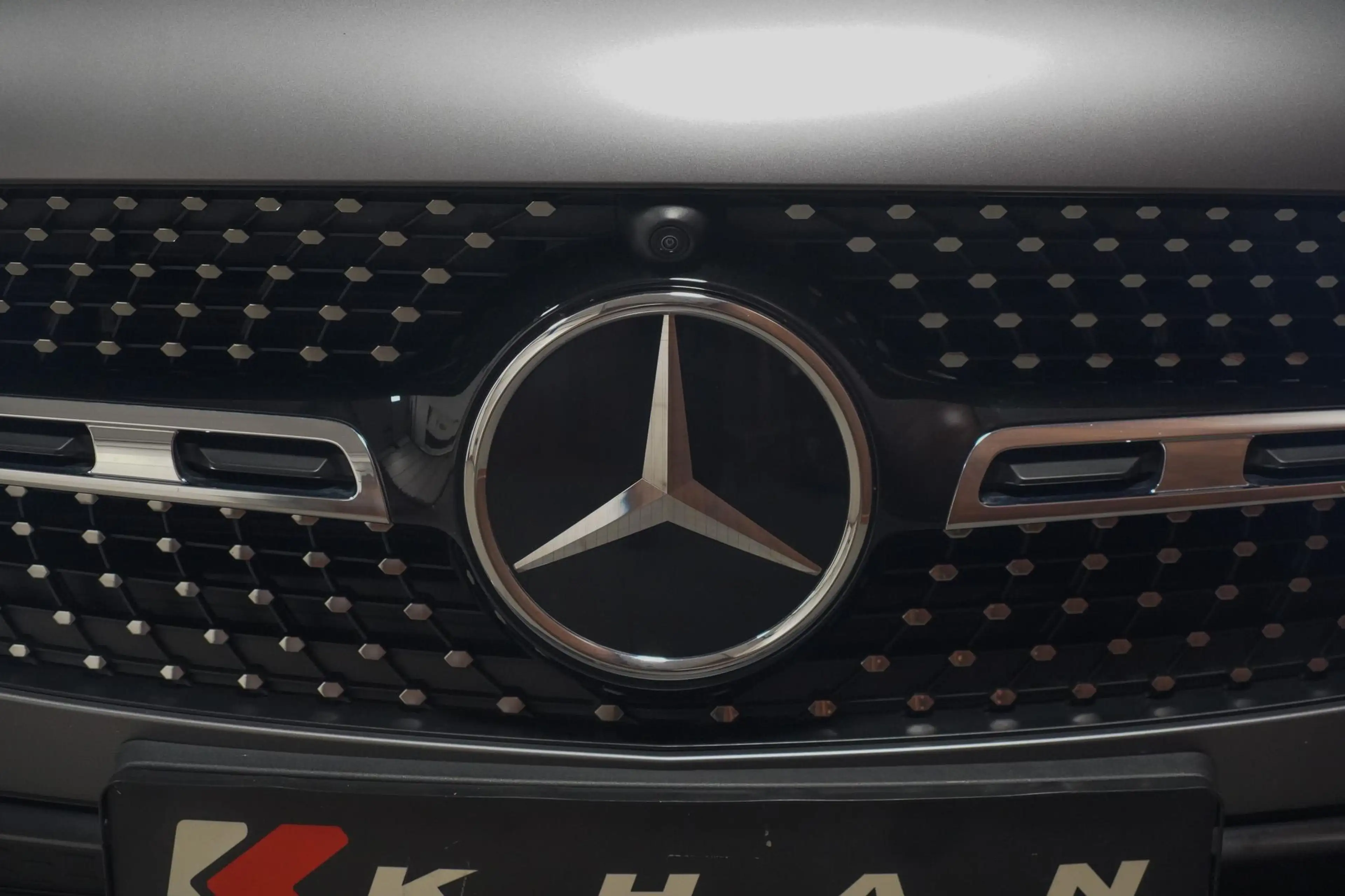 Mercedes-Benz GLA 250 e AMG Line — photo 37