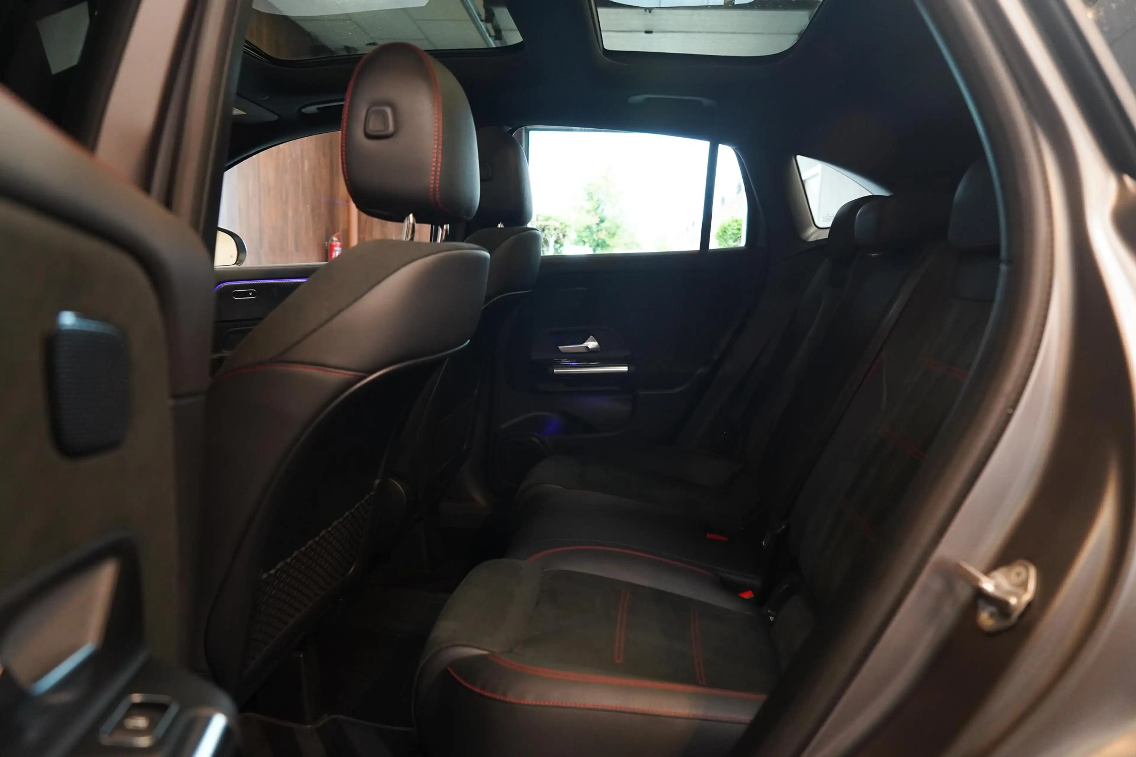 Mercedes-Benz GLA 250 e AMG Line — photo 23