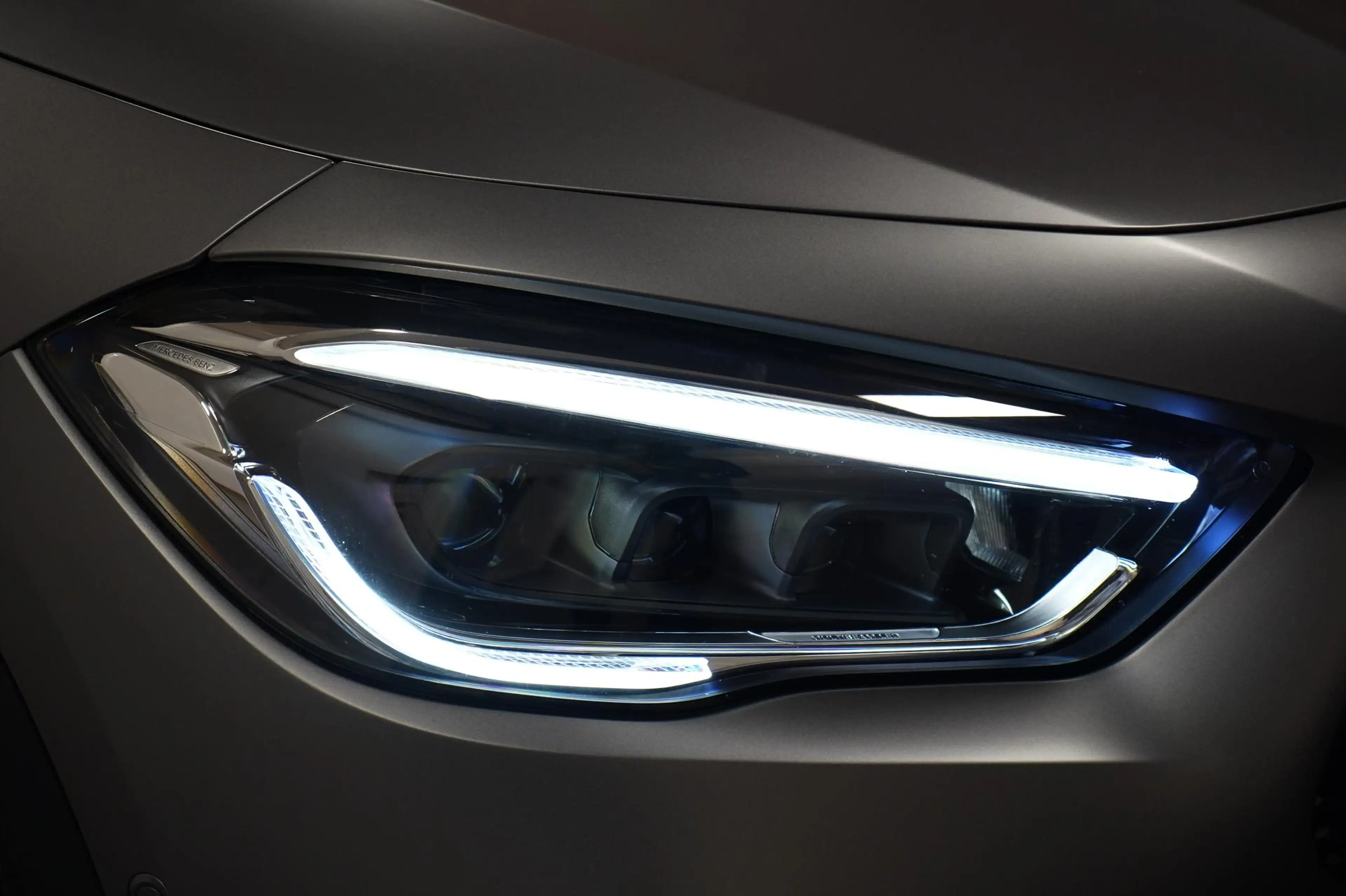 Mercedes-Benz GLA 250 e AMG Line — photo 36