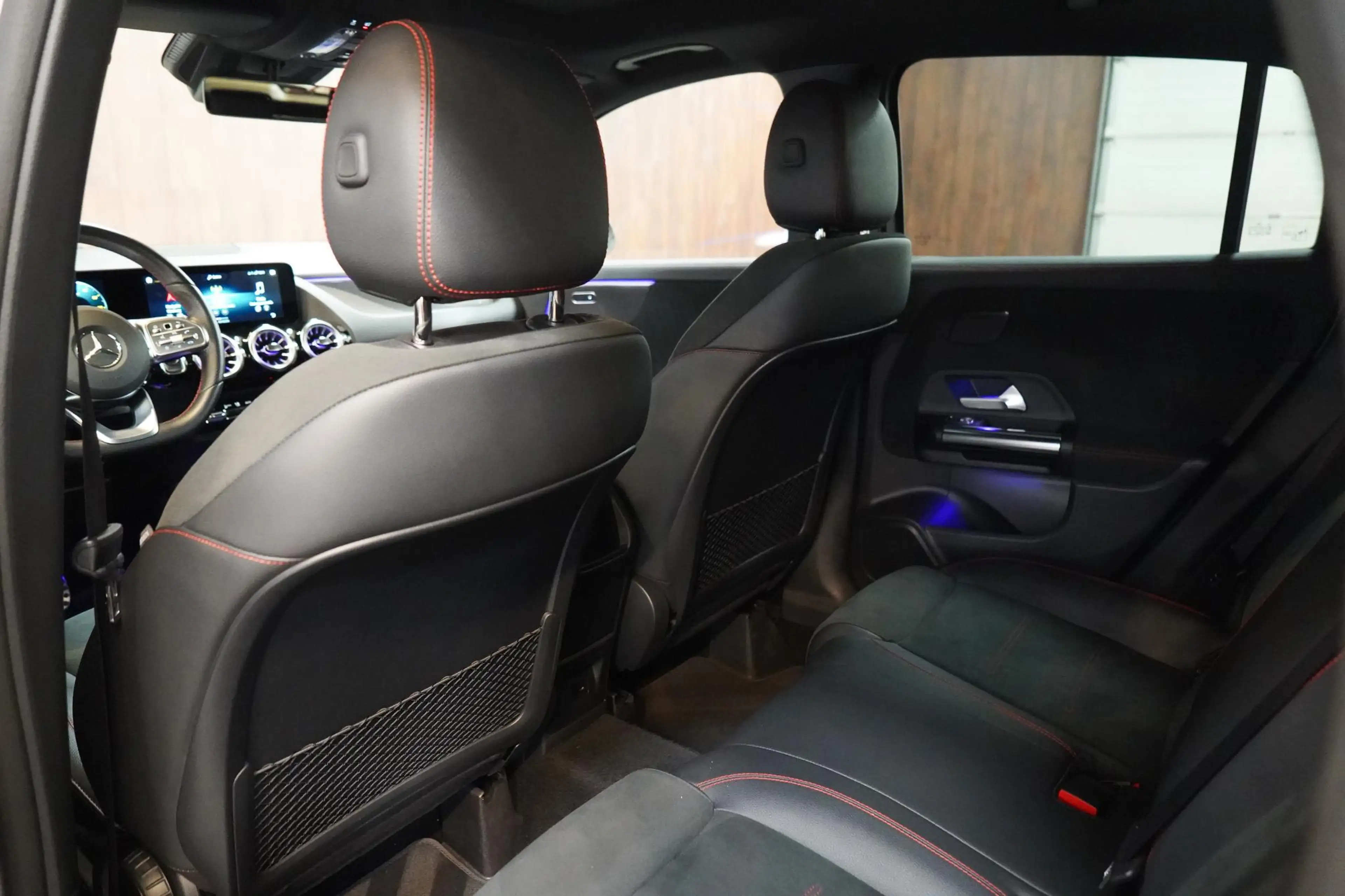 Mercedes-Benz GLA 250 e AMG Line — photo 22