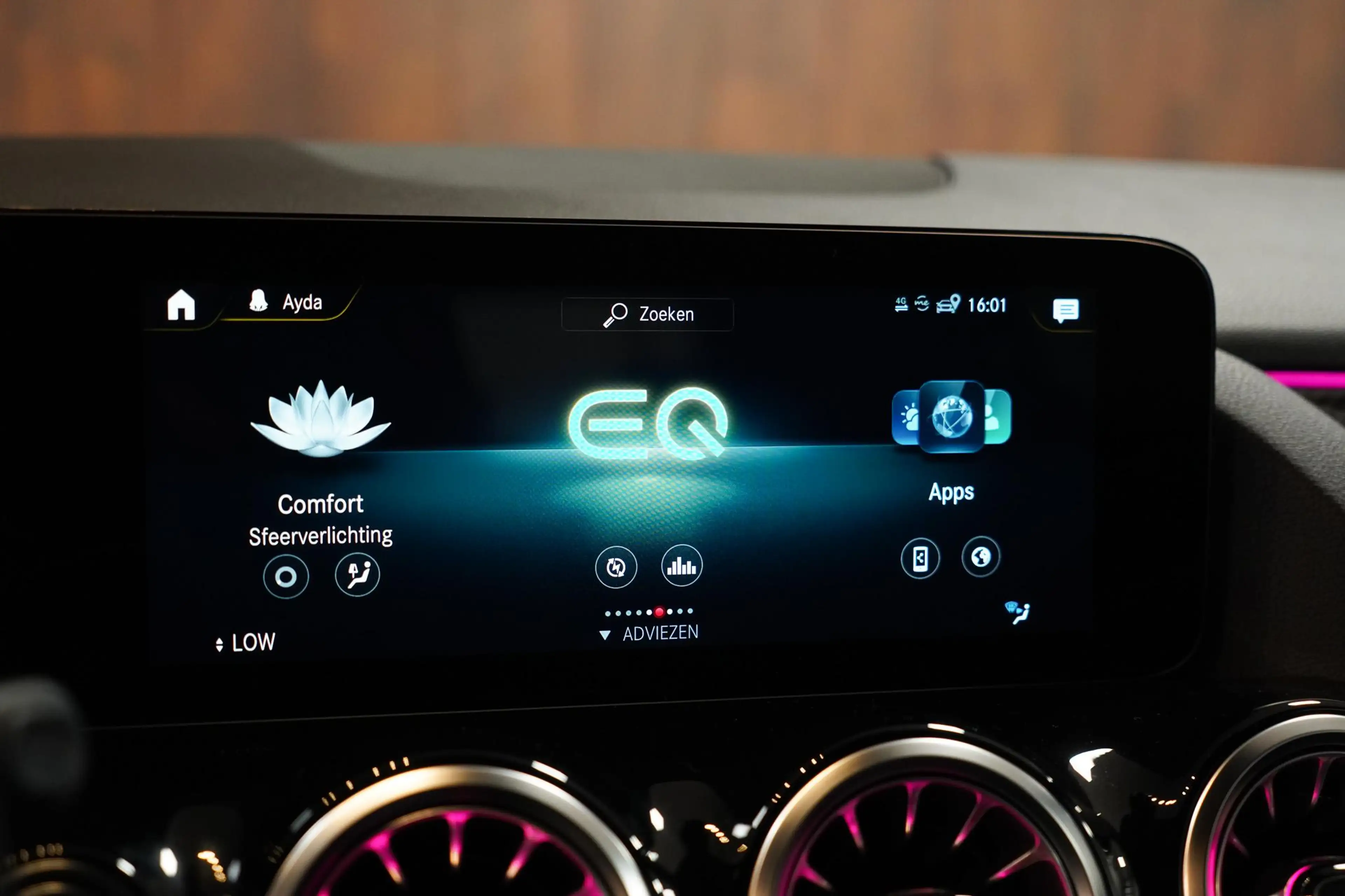 Mercedes-Benz GLA 250 e AMG Line — photo 47