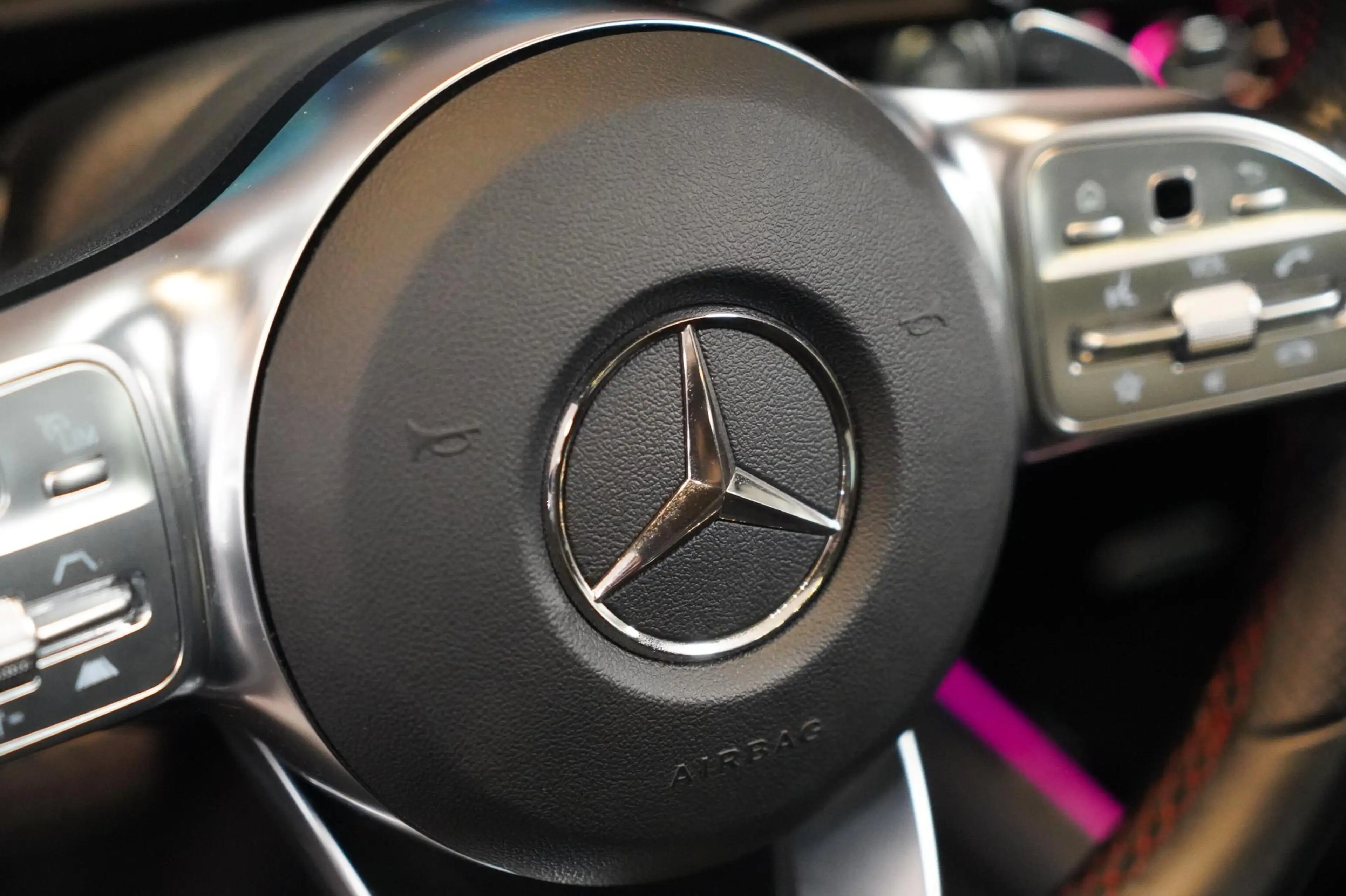 Mercedes-Benz GLA 250 e AMG Line — photo 8