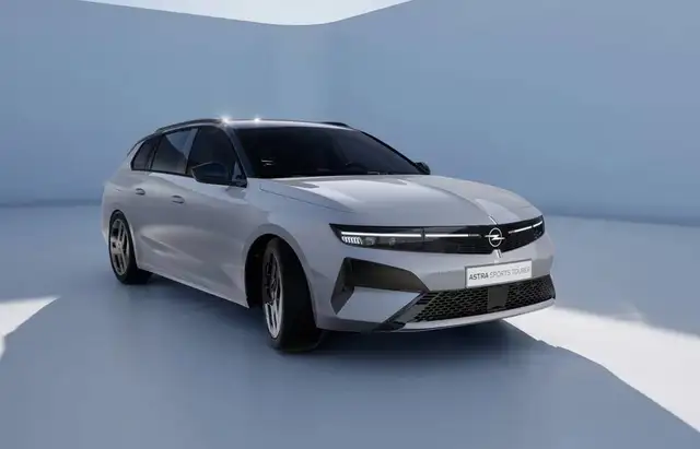 Opel Astra view 3