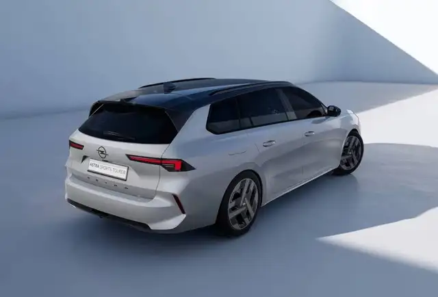 Opel Astra view 5