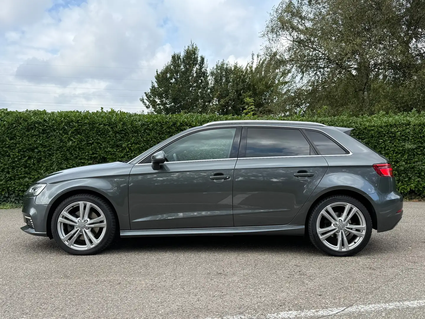 Audi A3 Sportback 1.4 e-tron Automaat S-Line | BSD | Leder Gris - 2