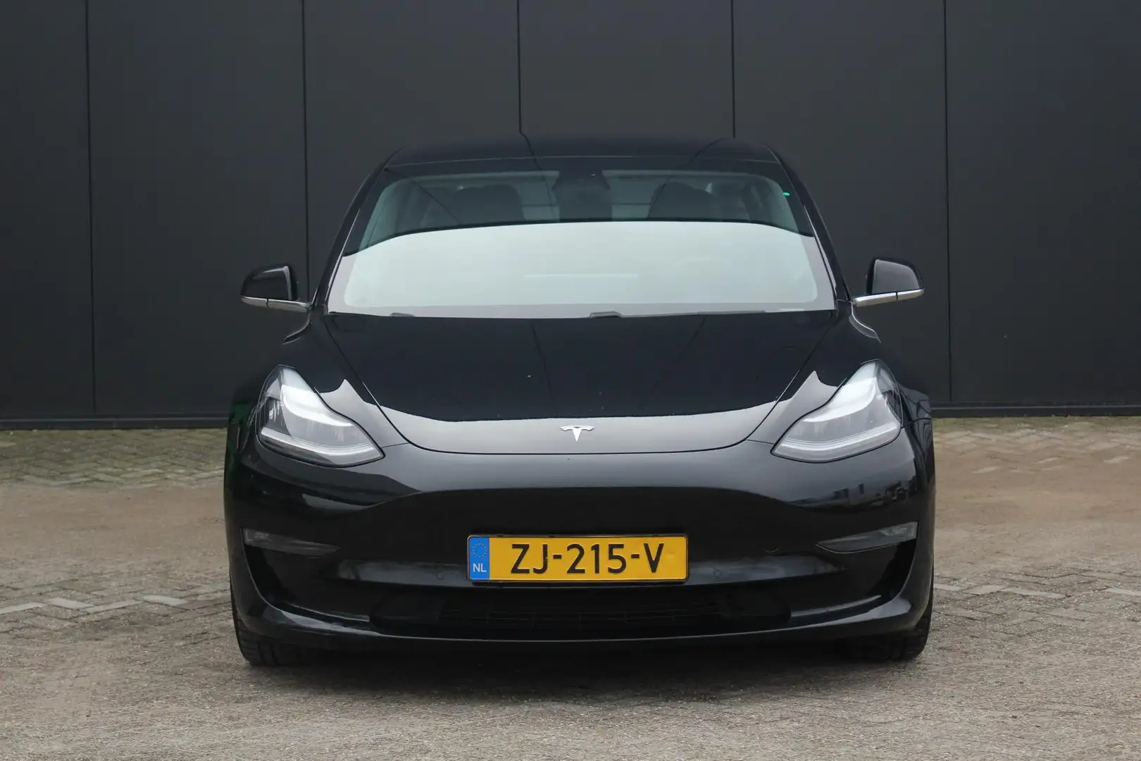 Tesla Model 3 Long Range 75 kWh | Full-Map Navigatie | Basic Aut Zwart - 2