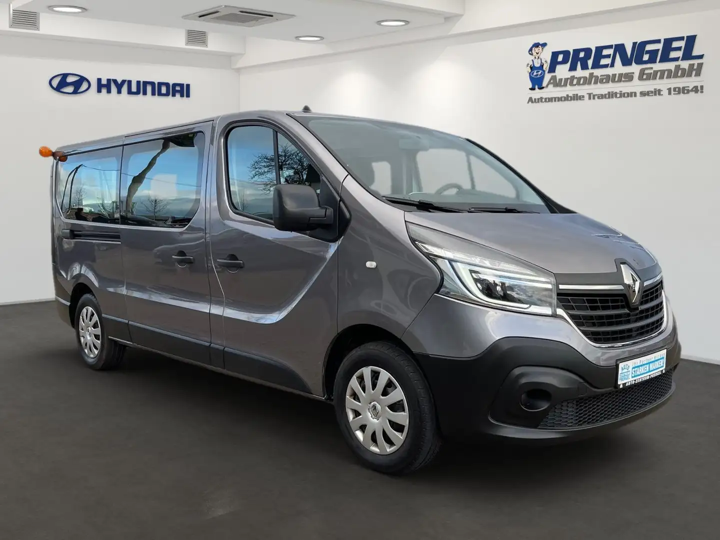 Renault Trafic Combi L2H1 2.0 DCi 3,0t 9-Sitzer/NAVI/GRA Grau - 2