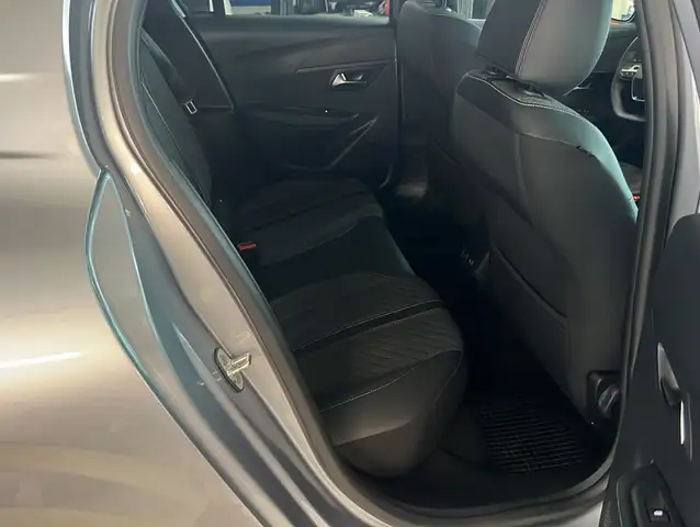 Peugeot 208 view 14