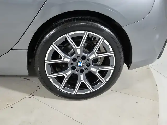 BMW 1 Series view 15