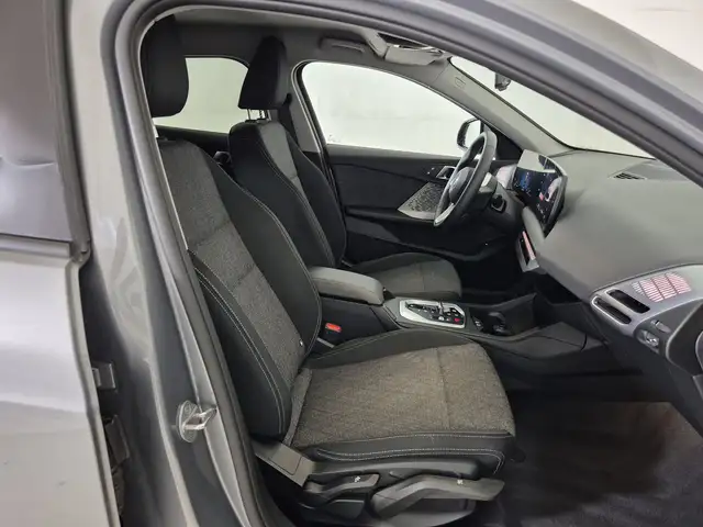 BMW 1 Series view 11