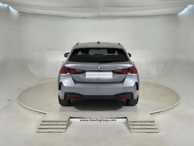 BMW 1 Series view 4