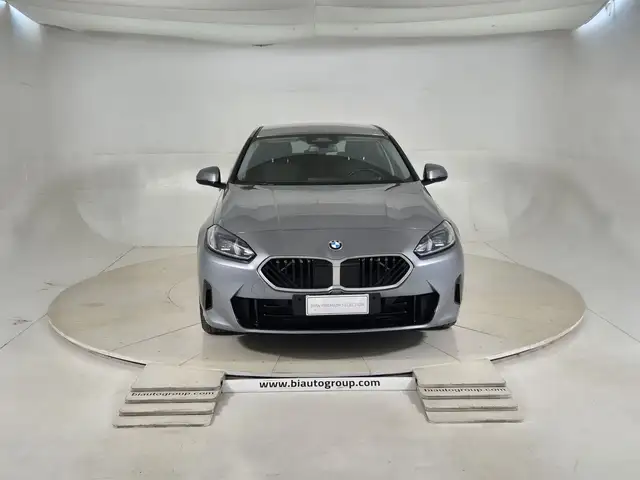 BMW 1 Series view 3