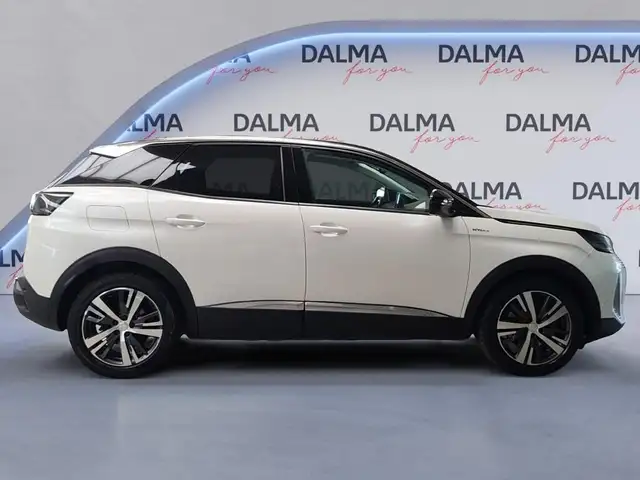 Peugeot 3008 view 6