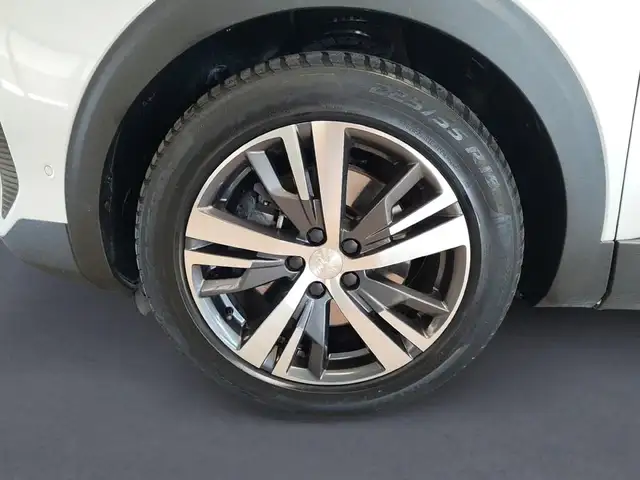 Peugeot 3008 view 9