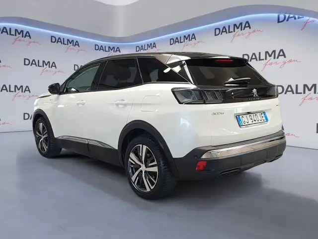 Peugeot 3008 view 3