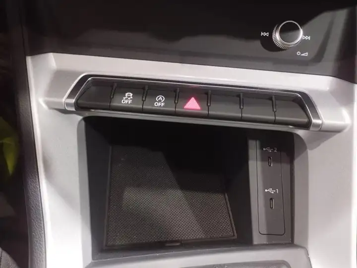 Audi Q3 Advanced 35 TDI 2022, foto 15