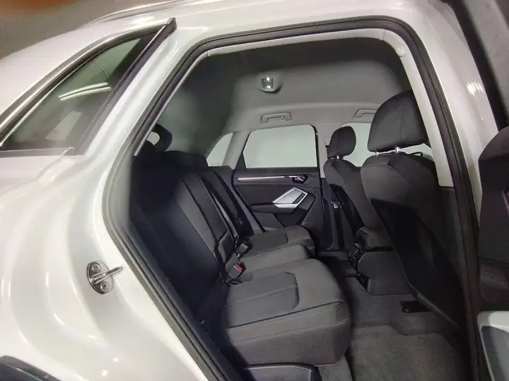 Audi Q3 Advanced 35 TDI 2022, foto 8