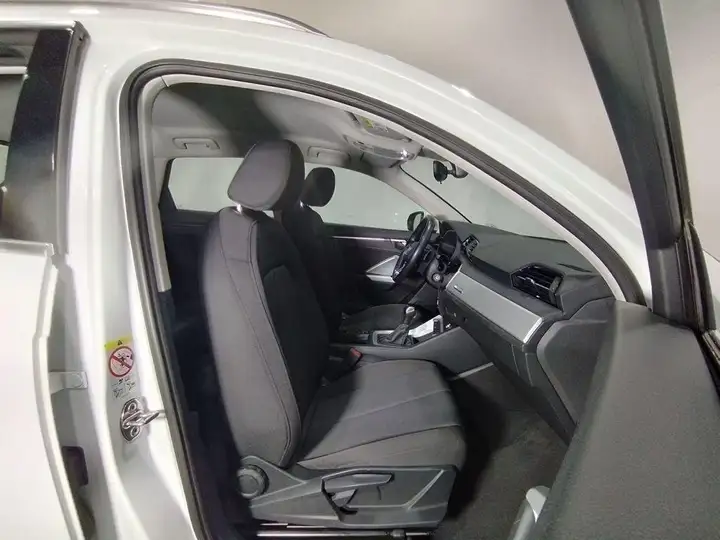 Audi Q3 Advanced 35 TDI 2022, foto 9