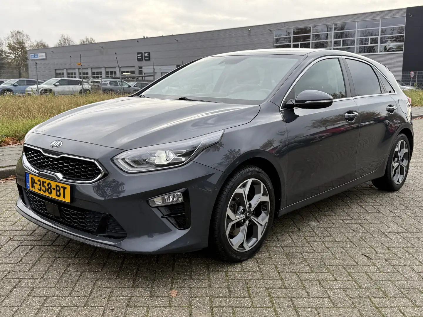 Kia Ceed / cee'd 1.4 T-GDi DynamicPlusLine Automaat Gris - 2